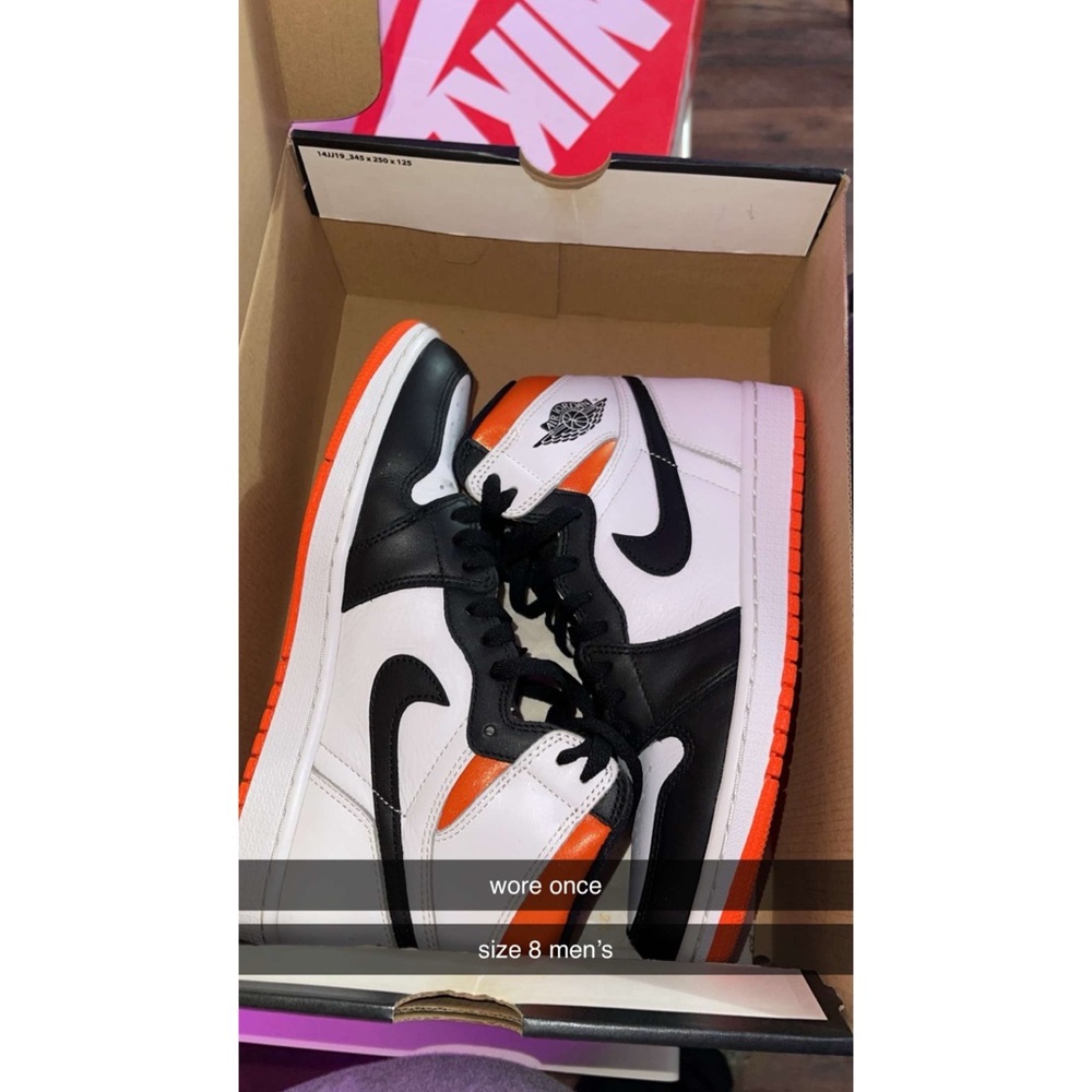 Jordan 1 Retro High “Electro Orange”